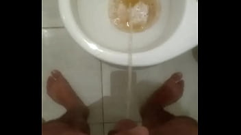 Preview 3 of Abgtelanjang - Quero mijar em voc&ecirc_ - me deixa mijar em voc&ecirc_? N&atilde_o quer um banho de urina?