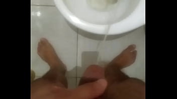 Preview 1 of Abgtelanjang - Quero mijar em voc&ecirc_ - me deixa mijar em voc&ecirc_? N&atilde_o quer um banho de urina?