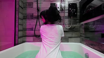 Preview 1 of Diaper Bomdage - won&#039_t you come bathe with me? &lt_3
