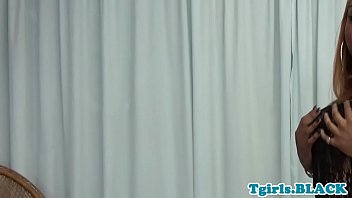 Preview 1 of Arabi Xxxxx Videos - Wanking ebony shemale filmed in closeup