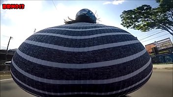 Preview 2 of Japan Solo Virtual - MORENA GOSTOSA ANDANDO DE MOTO MOSTRANDO A BUNDA