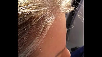 Preview 3 of Quick Blow In The Car - Mamando verga blow job