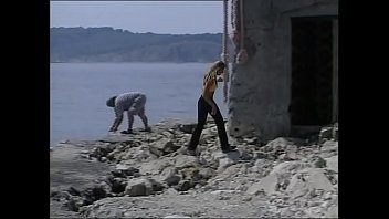 Preview 1 of Granny Insertion - y. slut ass fucked on the beach by a huge cock