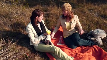Preview 1 of O 8 Cena 4 - Busty babe Audrey Rose takes it hard from her partner Kara Price&#039_s strap-on outdoors
