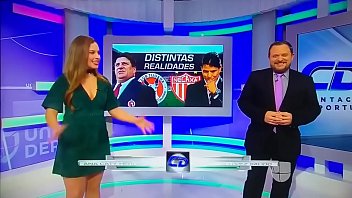Preview 1 of Lovely Sarkar - Ana Caty Hern&aacute_ndez Goribuena En Minivestido Verde Piernona - YouTube (720p)