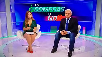 Preview 4 of Lovely Sarkar - Ana Caty Hern&aacute_ndez Goribuena En Minivestido Verde Piernona - YouTube (720p)