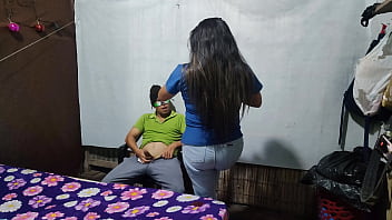 Preview 1 of Video Porno Brazzer Java Hihi - SIEMPRE SERAS UNA PUTA MALDITA PERRA!! MADRASTRA TETONA OFRECE MAMADA CASERA A SU HIJASTRO ATLETICO. LUEGO TIENEN SEXO CON MUCHA PASION. 1