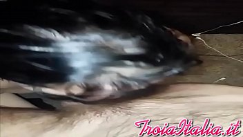 Preview 3 of Chut Chuste Huye - Brunetta tettona vicina succhia cazzo quando e filmata nello specchio