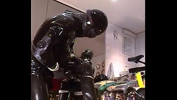 Preview 3 of Hindo Ff - Roxina2003UnorthodoxRubFuckers030303XL.WMV