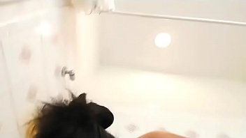 Preview 3 of Tren Chikan - Chubby bbw shaving pussy and live on cam