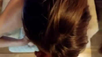 Preview 1 of Video Xxx 217 Hd - Pompino con una tetta nuda