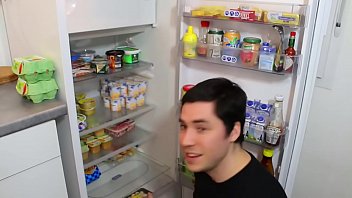 Preview 3 of Alexis Taxes Mom - LE CONTENU DE MON FRIGO