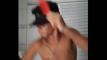 Preview 3 of Colombian Facesitting - novinho baiano delicioso dan&ccedil_ando batedeira