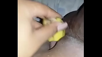 Preview 1 of Miami Mean Girls Nina - Socando a banana
