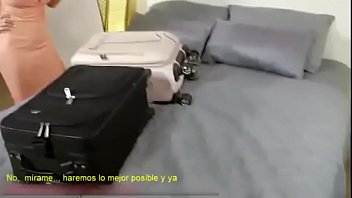 Preview 1 of Caseros P0rn - problema al compartir habitacion con mama