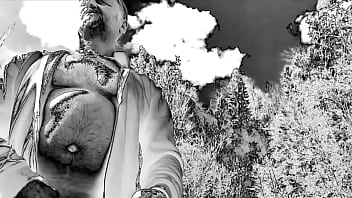 Preview 1 of Best Kissing Xxxx Video - nudist pee in the park