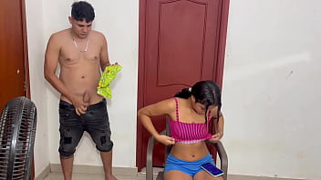 Preview 3 of Albania Erotic - Invito a mi peque&ntilde_a hermanastra a ver pel&iacute_culas para poder follarmela y correrme&nbsp_en&nbsp_su&nbsp_culo.