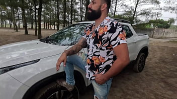 Preview 1 of Lebian Sex Video - O cowboy Arrombou o cuzinho e a buceta da putinha na rua dentro do carro