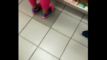 Preview 1 of Share On Cock - Nalgana en leggins  culona oxxo