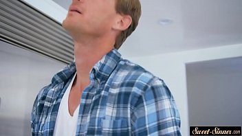 Preview 1 of Kelly Amateur Porn - Gorgeous teen screwed in the kitchen