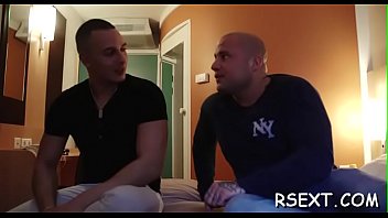 Preview 3 of Ww Porno Shemale Com - Chap gives travel of amsterdam