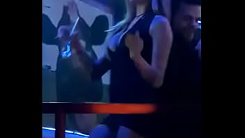 Preview 2 of Porno Com A Prima - Guerita baila b. y muestra panochita rica