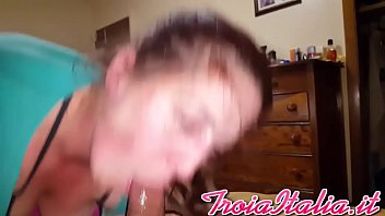 Preview 4 of Casting Sweden - Milfona tettona cognata ha approfittato di mio cazzo quando cognato &egrave_ al lavoro