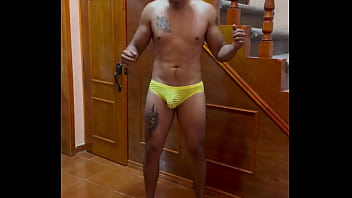 Preview 1 of Desi Naw Sex - Probando tangas de la CDMX