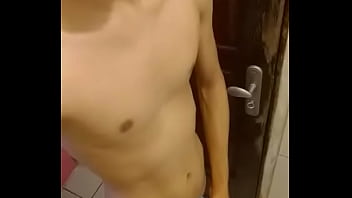 Preview 4 of Upskirt Hentai - Novinho gozando