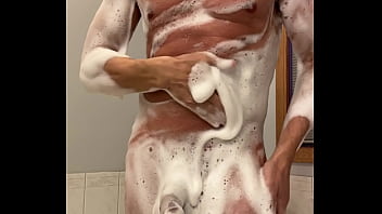 Preview 3 of Bola A - Defiant Again Bath Time