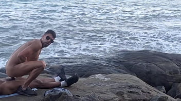 Preview 1 of Two Jon Purush Xxx Video - A maior orgia na praia,  muito pau e leite bareback ,  com o passivo sedento por leite .