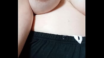 Preview 3 of Blekat Porn - Milf incinta,  si sputa il seno e i capezzoli.
