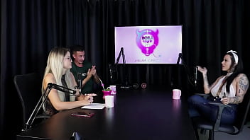 Preview 1 of Thaiteen Hd - Os atendimentos que faz com as duas namoradas,  n&atilde_o ia curtir fazer gang bang com desconhecidos,  e quando foi pro motel... - Lexi Mallet (SHEER/RED)