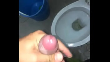 Preview 1 of Leg Pee - C&ocirc_ng an việt nam sục cu toilet