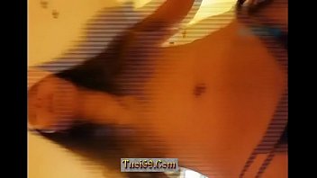 Preview 1 of 18xxx Vidiyo - Tu quay met moi.avi