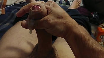Preview 4 of Sexy Milf Flash Dick - Brazilian man masturbate mano