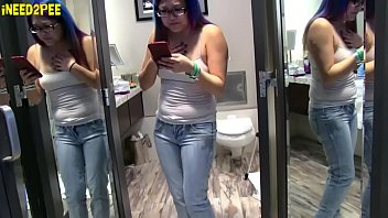 Preview 3 of Bolep Petenis - Hot girls need to pee wetting their tight jeans spandex 2018