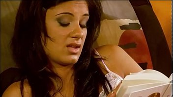 Preview 1 of Sunnyliounysex - Solitary pleasure for a young slut fingering herself in the bathroom
