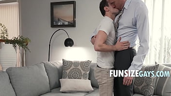 Preview 1 of Bara Lun Xx Video - DILFs New Cute Boyhole To Fuck