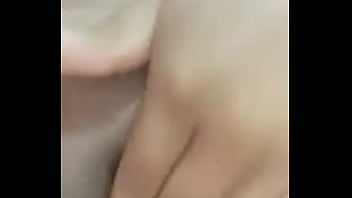 Preview 1 of Hq Porn Fish In Pussy - novinha brincando com a xaninha virgem