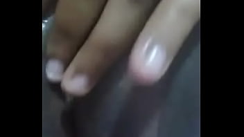 Preview 4 of Hq Porn Fish In Pussy - novinha brincando com a xaninha virgem