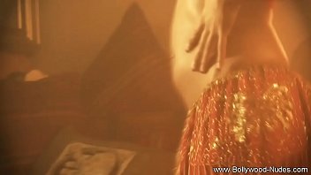 Preview 1 of Group Xxxvido - Dancing Indian MILF Sweetie