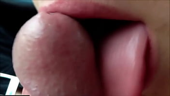 Preview 2 of Pinay Pumping Scandal - nena mamando la verga del novio en el auto