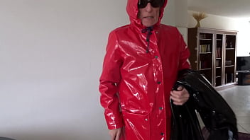 Preview 2 of Mom Eat - Neuer Mantel 5.MP4