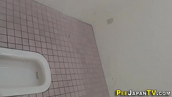 Preview 2 of Brazzers Naomi - Peeing japanese babes