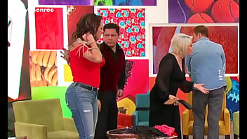 Preview 4 of Dear Sex Squirting Babe - Betty Monroe Mega Nalgotas En Jeans Apretados MA
