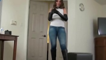 Preview 4 of Ponro Video - Very nice chick in black high heeled fuck me boots