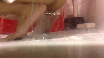 Preview 2 of Sex Loan Luan Can Canh - Quay n&eacute_n em vợ tắm truồng