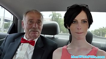 Preview 2 of Sonakashi Porn Com - Dicksucking teen gets fingered by oldmans