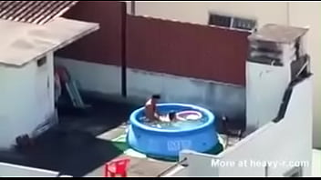 Preview 2 of Xxx Porn Sex Pics - Chimando a la Gorda en la Piscina.MP4